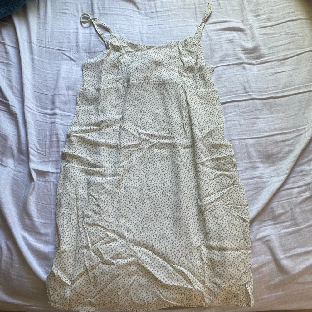 Brandy Melville Colleen Dress - Picture 3 of 4